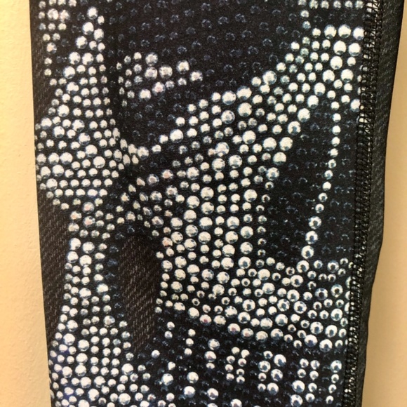 Scull Leggings by Zara Terez  ZT Performance - Picture 9 of 14